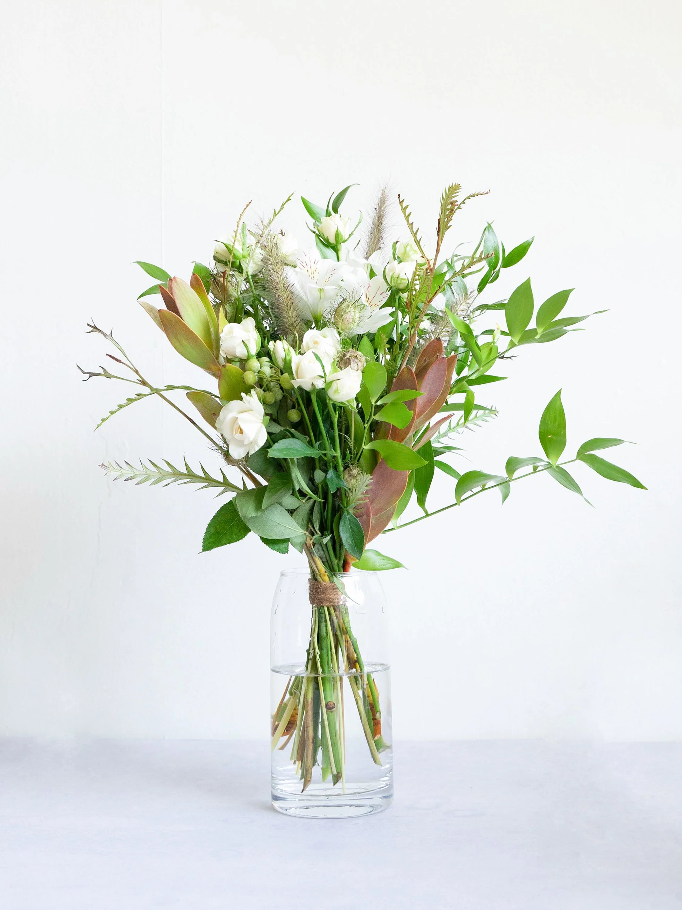 【店舗配送】フローリストにおまかせ 季節の花束 M - グリーン- - Image 23
