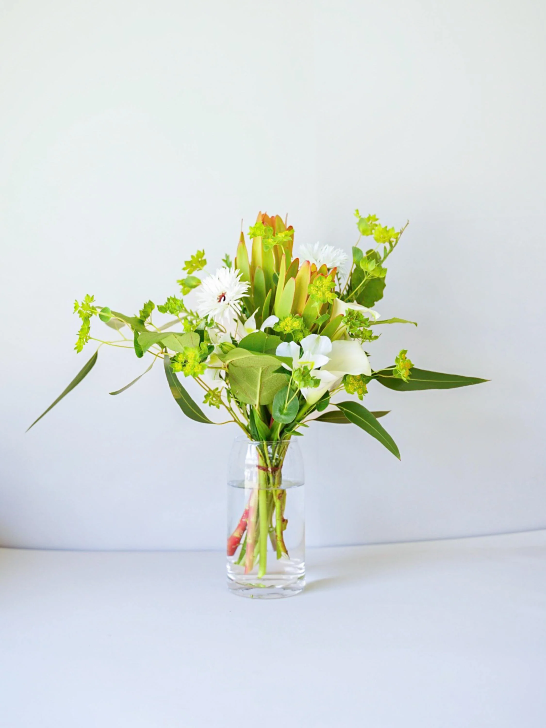 【店舗配送】フローリストにおまかせ 季節の花束 M - グリーン- - Image 31