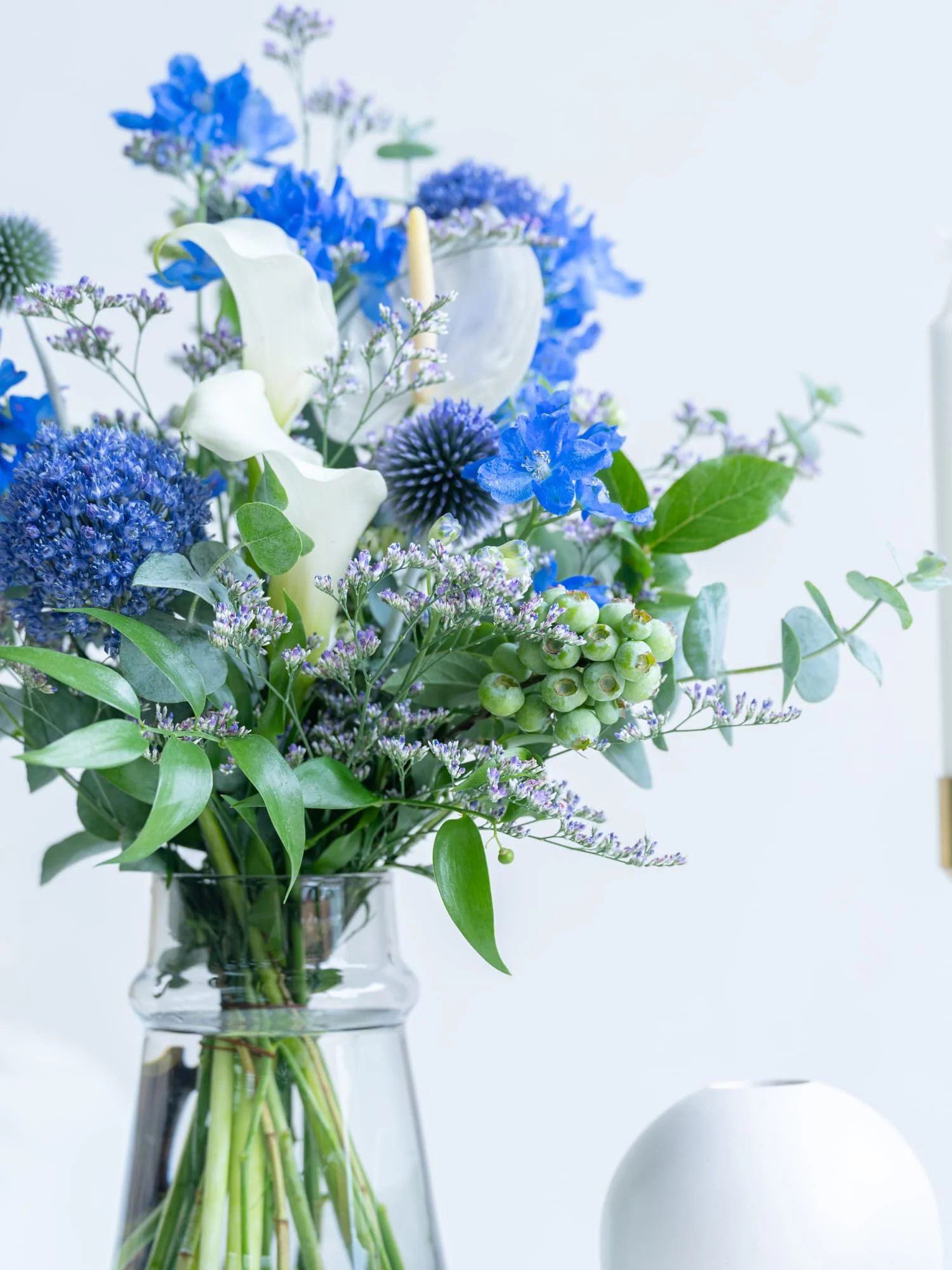 【店舗配送】フローリストにおまかせ 季節の花束 M - ブルー - - Image 3