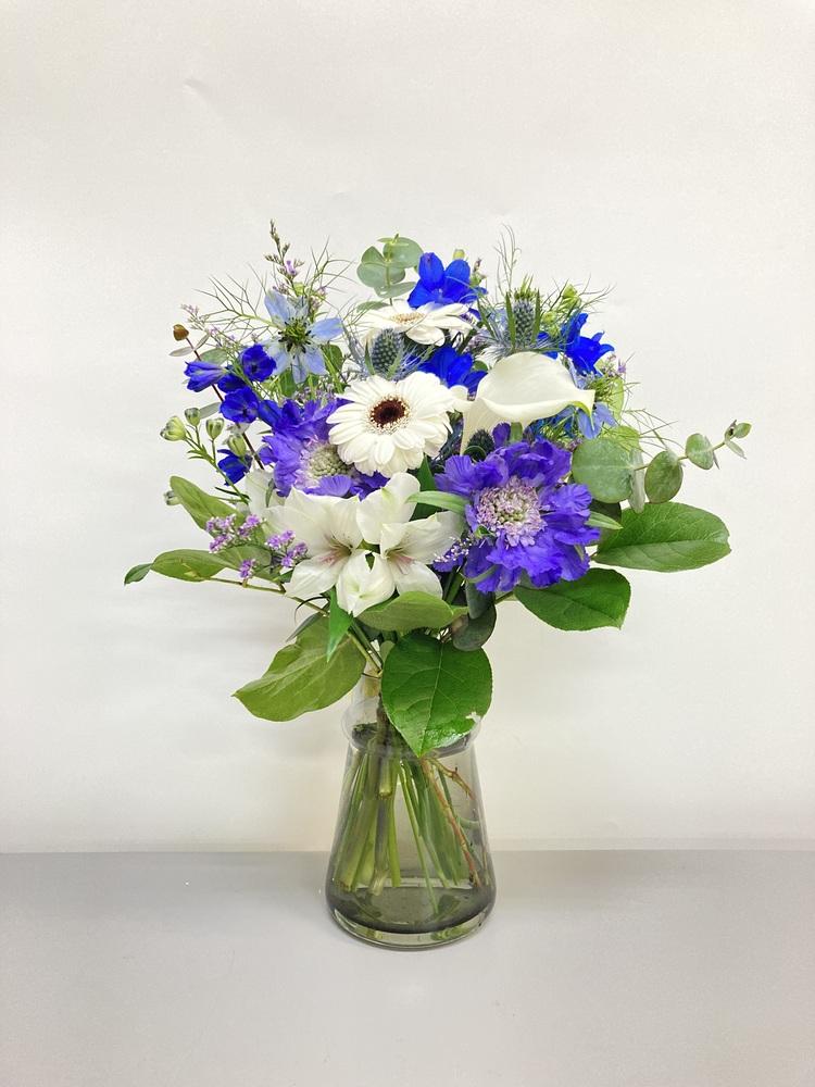 フローリストにおまかせ 季節の花束 M - ブルー - - Image 21