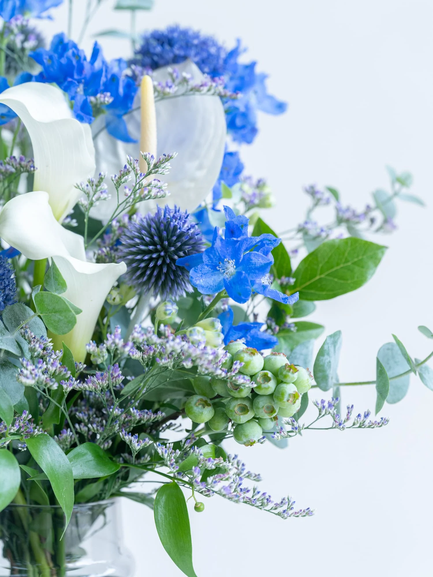 フローリストにおまかせ 季節の花束 M - ブルー - - Image 9