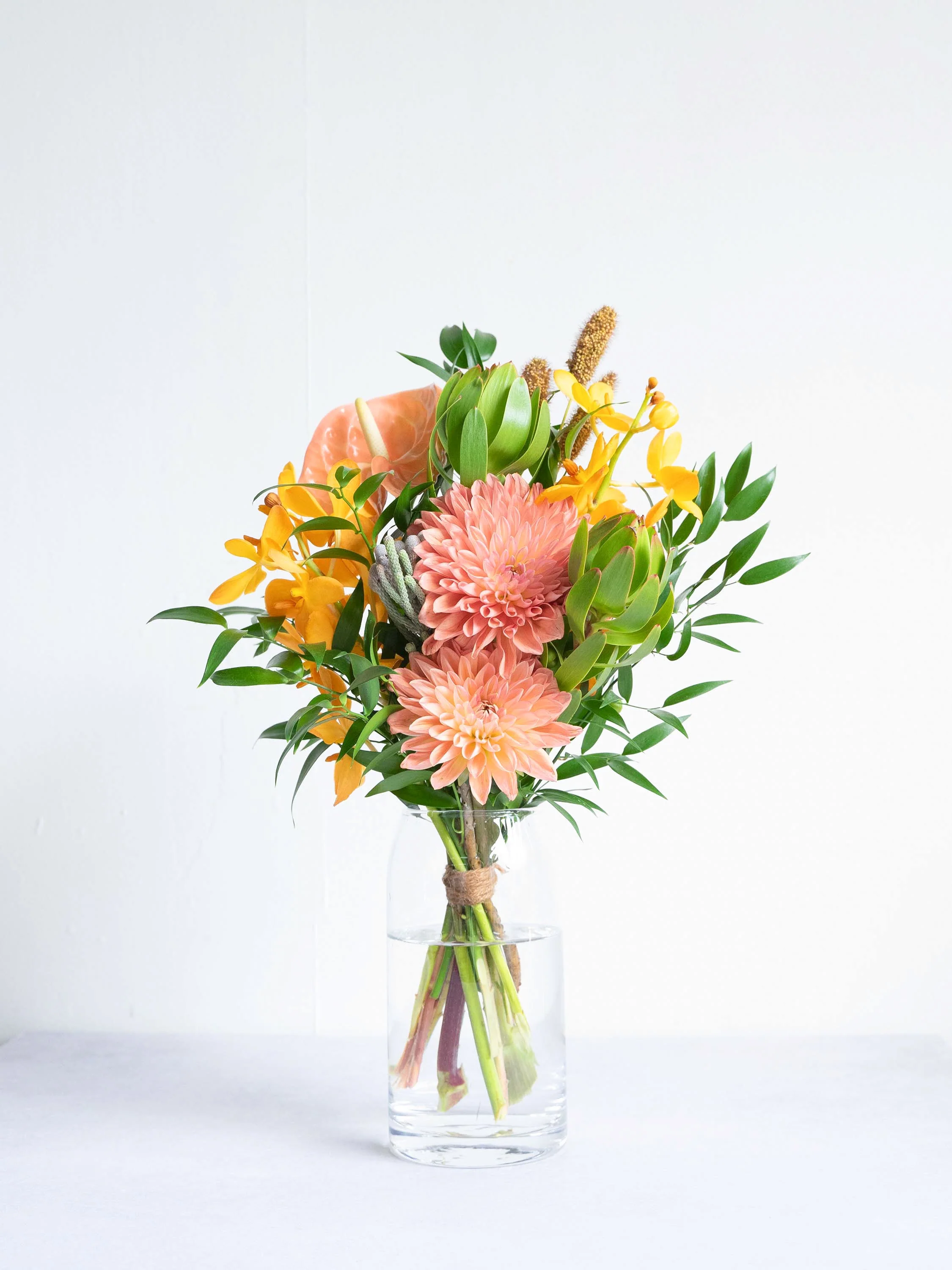 【誕生日ギフト】フローリストにおまかせ 季節の花束 M - オレンジ - - Image 19