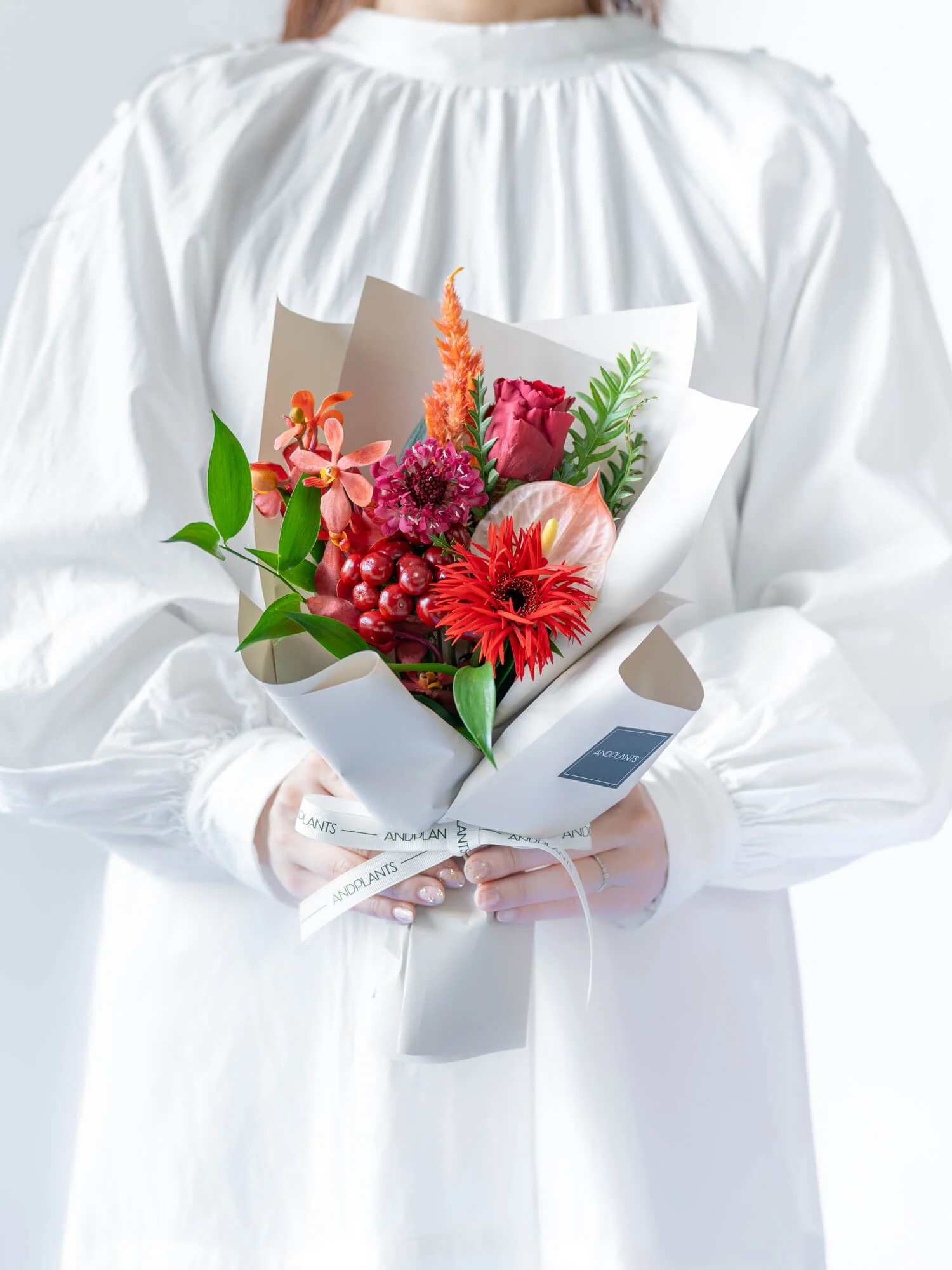 フローリストにおまかせ 季節の花束 S - レッド - - Image 17