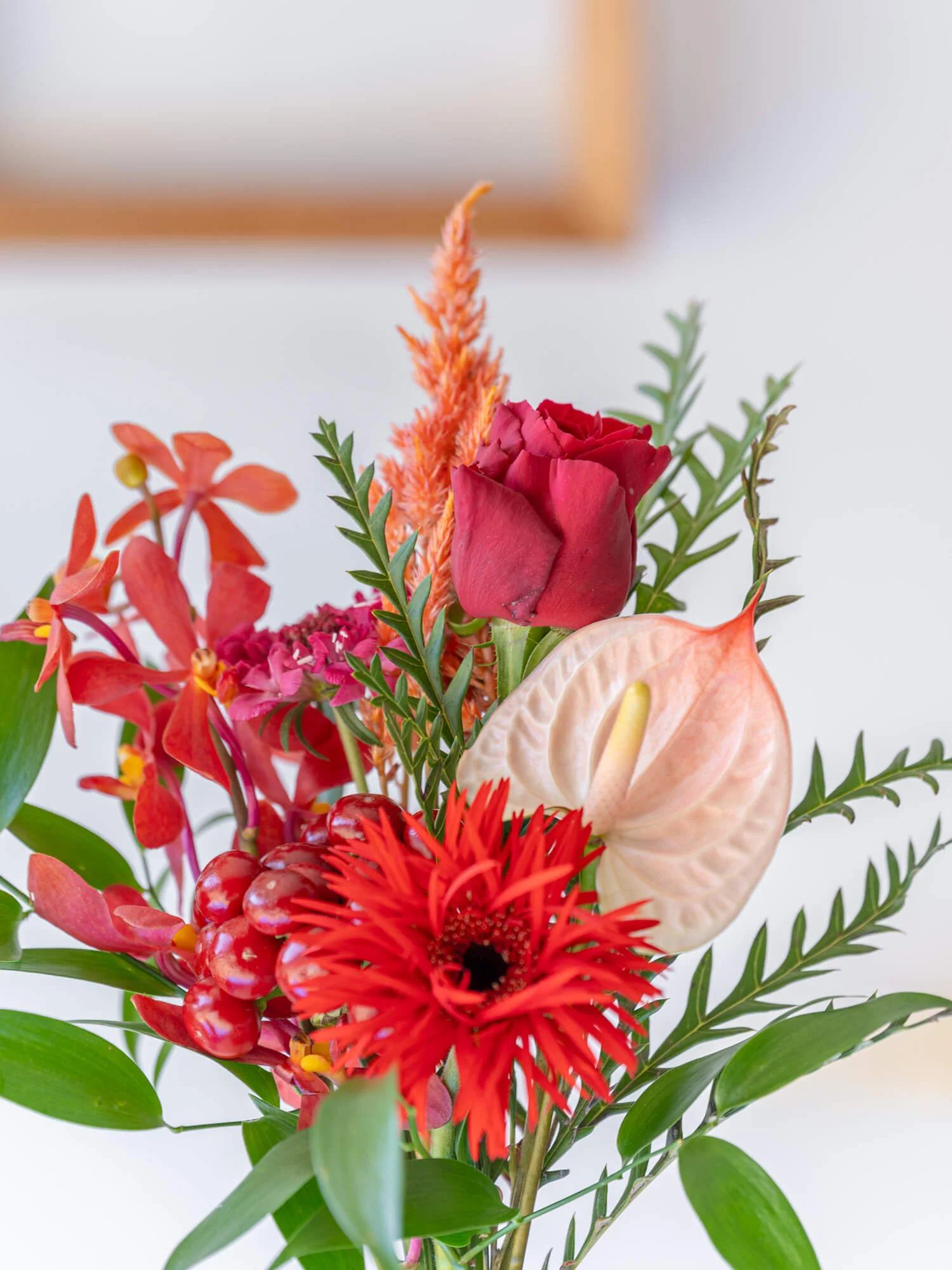 フローリストにおまかせ 季節の花束 S - レッド - - Image 3
