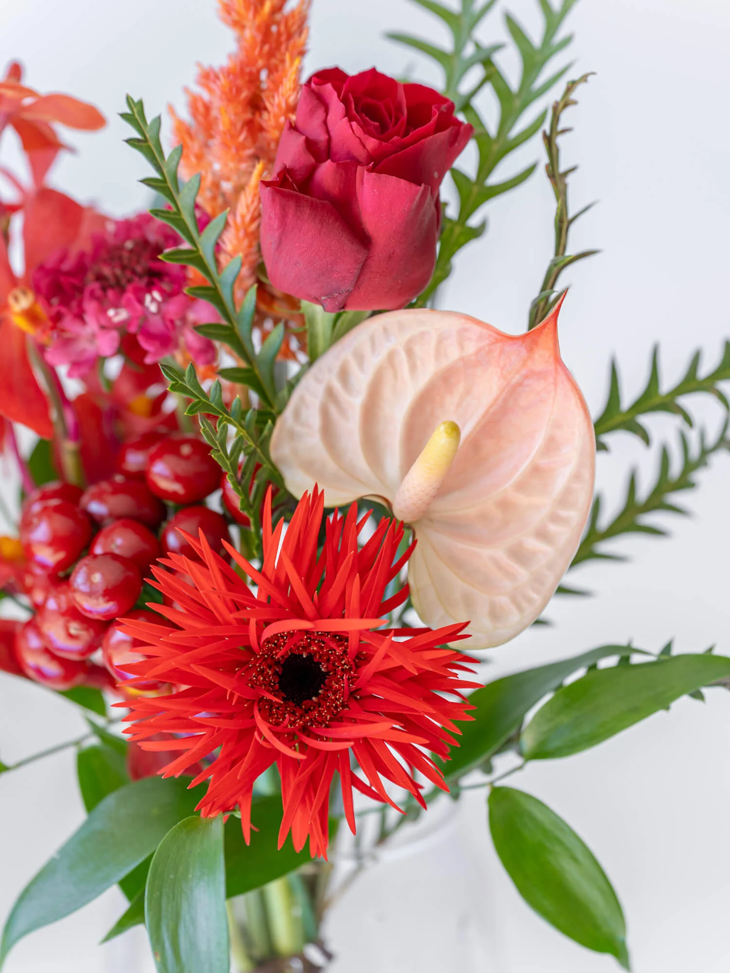 フローリストにおまかせ 季節の花束 S - レッド - - Image 7