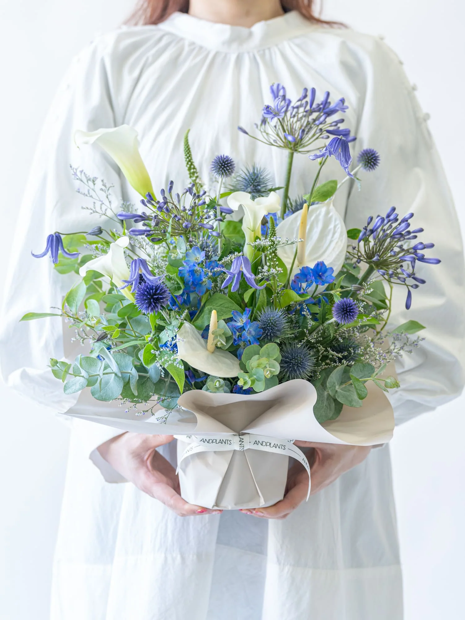 【誕生日ギフト】季節のおまかせ生花アレンジ L - ブルー - - Image 15