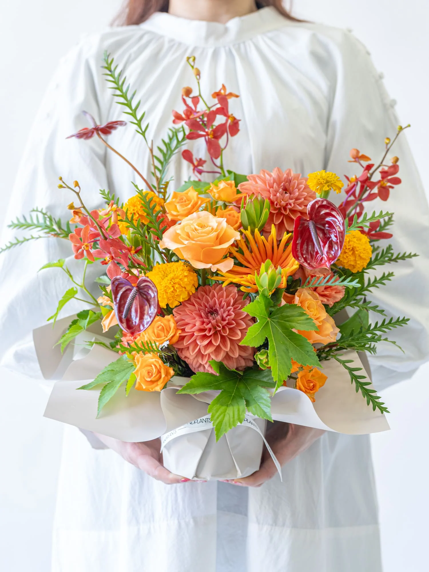 【誕生日ギフト】季節のおまかせ生花アレンジ L - オレンジ - - Image 12