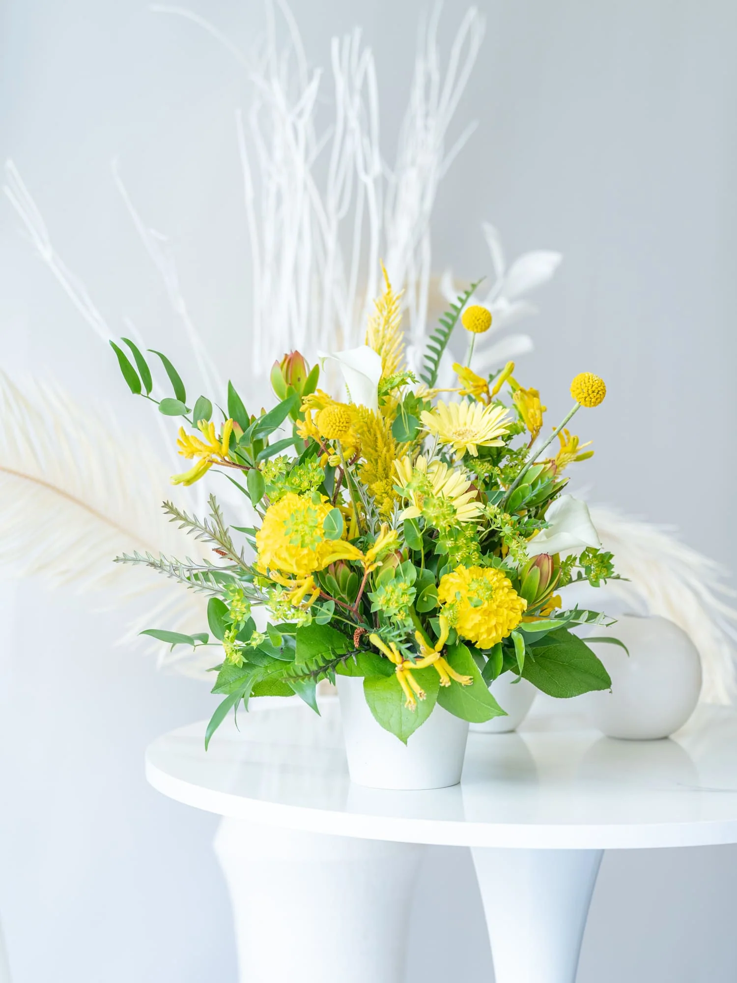 【誕生日ギフト】季節のおまかせ生花アレンジ M - イエロー - - Image 6