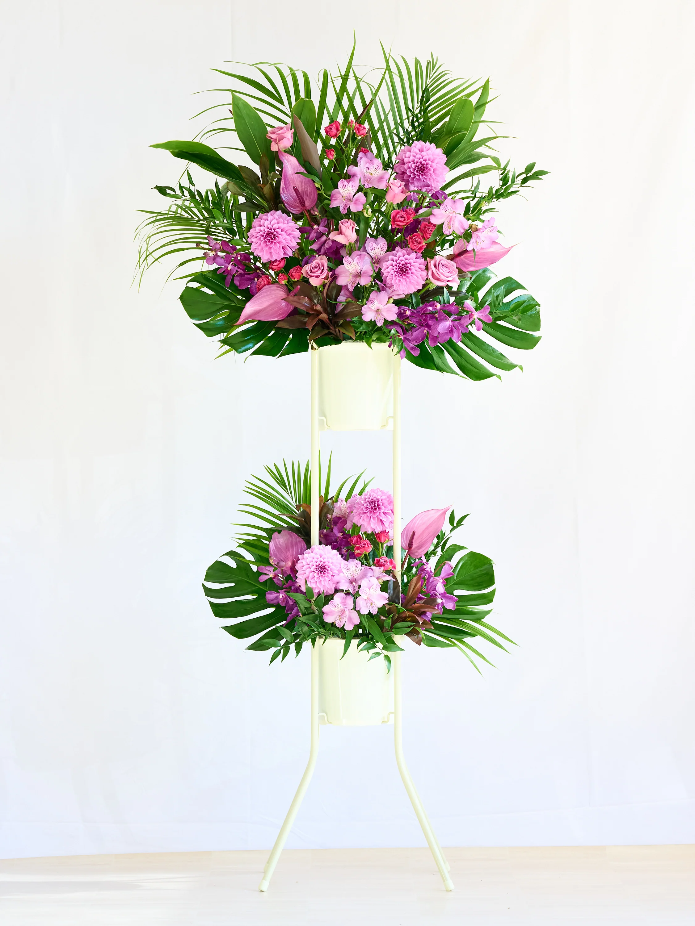 季節のおまかせスタンド花 2段 - パープル - - Image 11