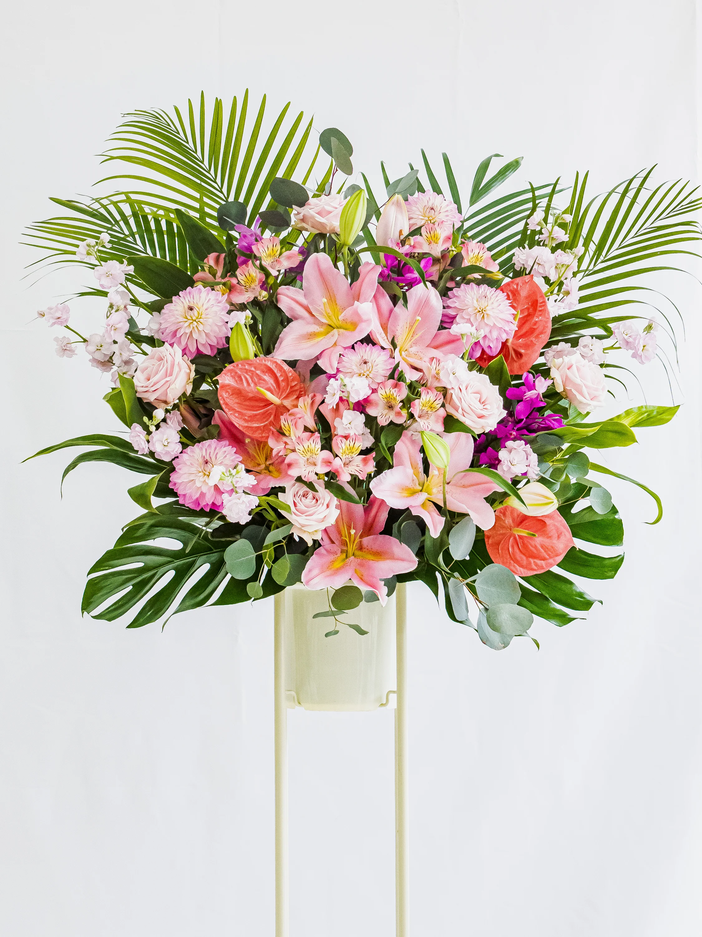 【ボリュームアップ】季節のおまかせスタンド花 1段 - ピンク - - Image 8
